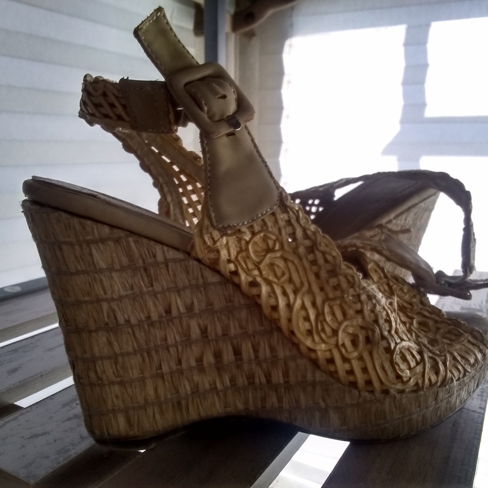 La je wedges